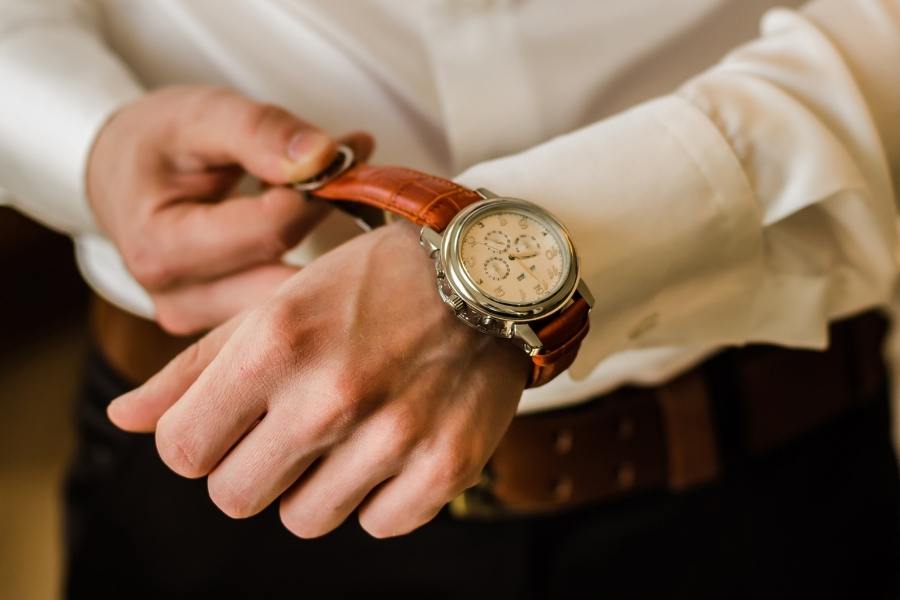 Why a Watch with a Leather-based Strap is a Timeless Accent?